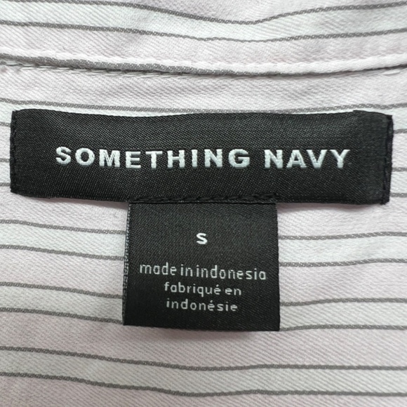 Something Navy Women's Button Down Striped Pink Short Sleeve Shirt Size Small - Picture 2 of 10